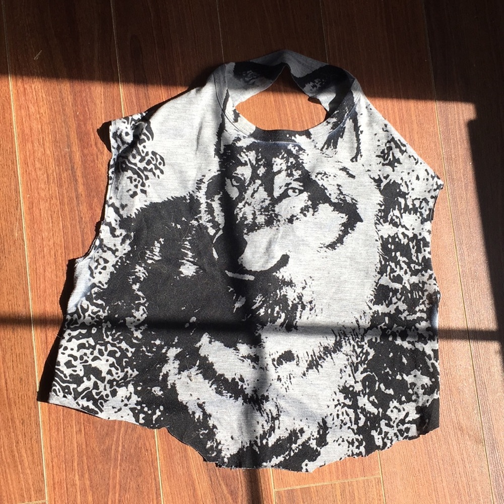 Wolf crop top